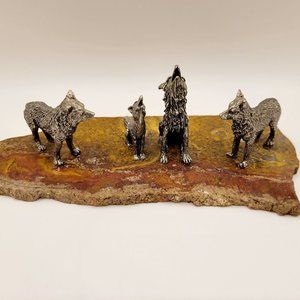 💥 Pewter Wolves on a slice of rock 💥